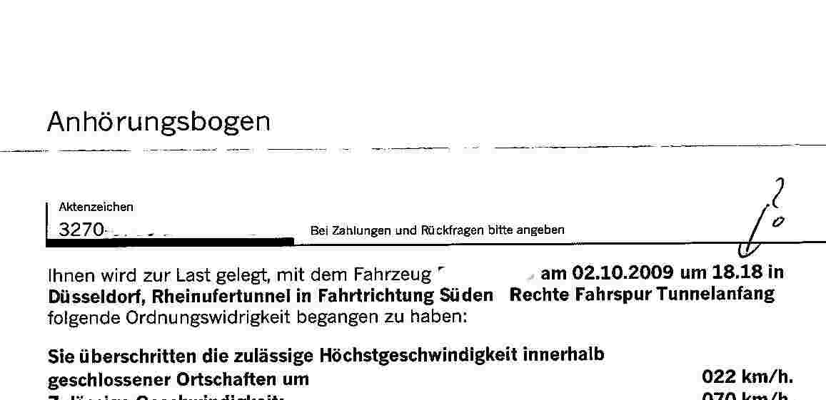 Durchfuhr man diesen dann am 02. Oktober 2009 in südliche Richtung mit zu hoher Geschwindigkeit, also z. B. mit 93 km/h statt der nunmehr erlaubten 70 km/h, brauchte man dafür - laut Behörde - 5 Minuten! Für 400.000 EUR wurde also eine Anlage gebaut, die dann noch ausführlich getestet wurde und dann gingen nicht einmal die Uhren in den "High-Tech-Messgeräten" richtig. Es wurden - wenn man denn zweimal "erwischt" worden ist und dennoch entgegen der Ankündigung der Behörde zwei Anhörungsbögen erhalten hatte - Schreiben an die Betroffenen verschickt, aus welchen natürlich die angebliche Tatzeit ersichtlich wude. Demnach hat man dann ganze fünf Minuten für das Durchfahren des Tunnels mit überhöhter Geschwindigkeit gebraucht. Dies wurde nun wohl geändert. Wer bis zum 05. Oktober 2009 einen Anhörungsbogen / Bußgeldbescheid erhalten hat, sollte sich wehren...